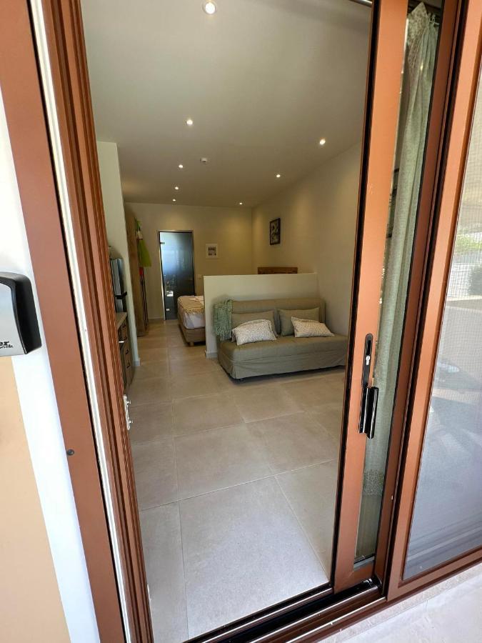 Sea Side Apartamento *