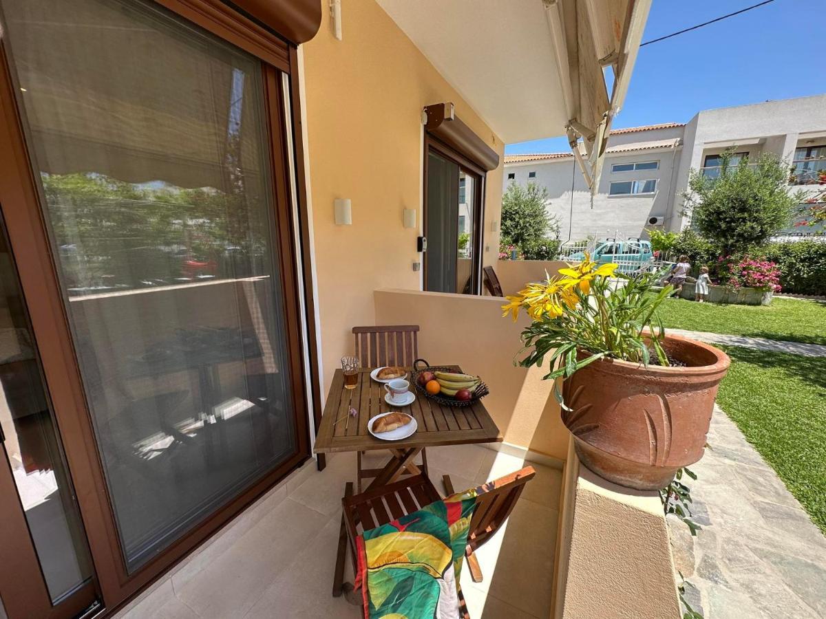 Sea Side Apartment *